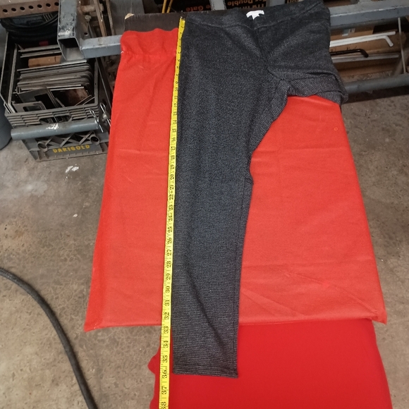 Gray Textured Leggings - Picture 7 of 10